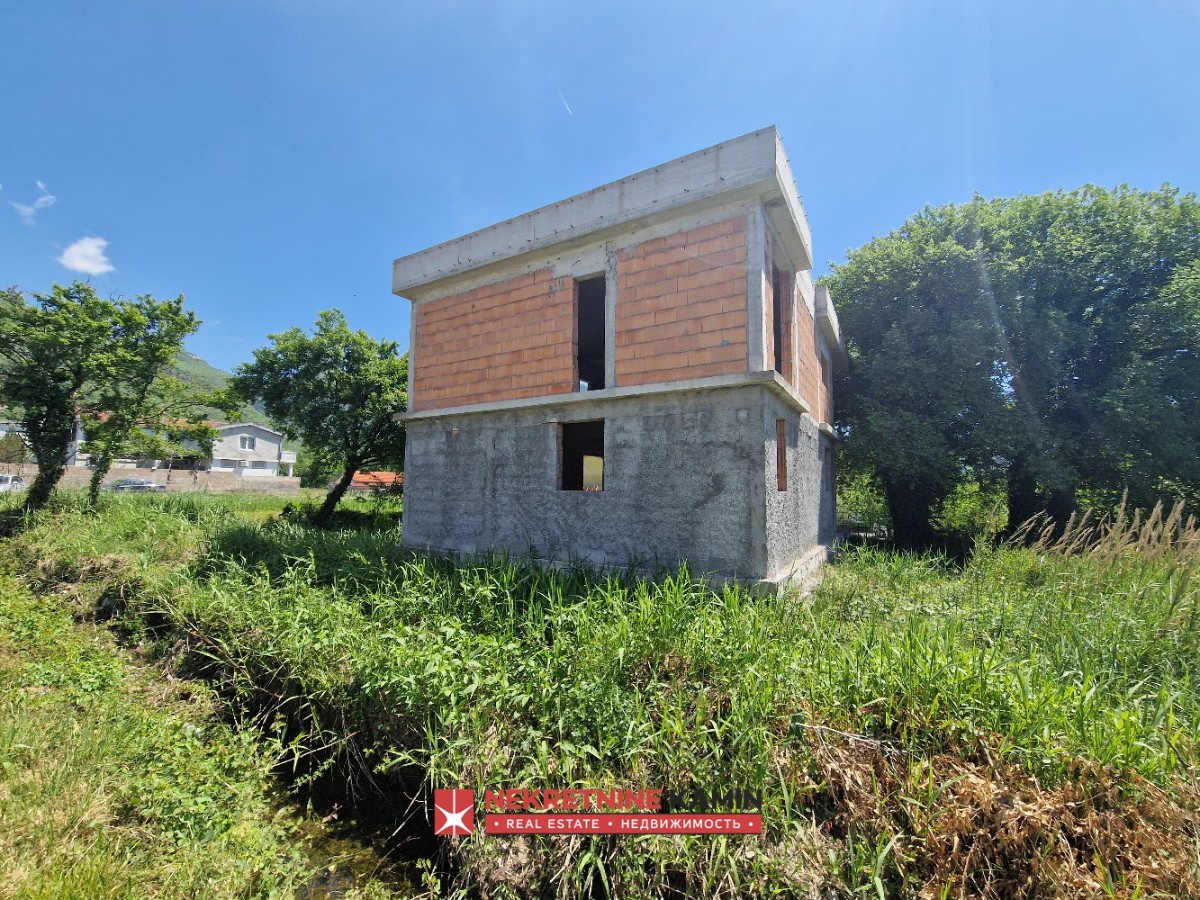 Urbanised Plot of 351 m² with House Construction Started, Lastva Grbaljska, Kotor